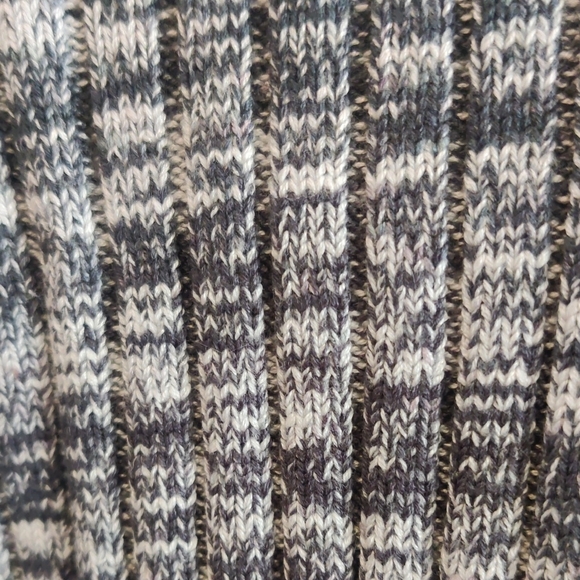 Stylish Grey Women's Sweater - Picture 4 of 4